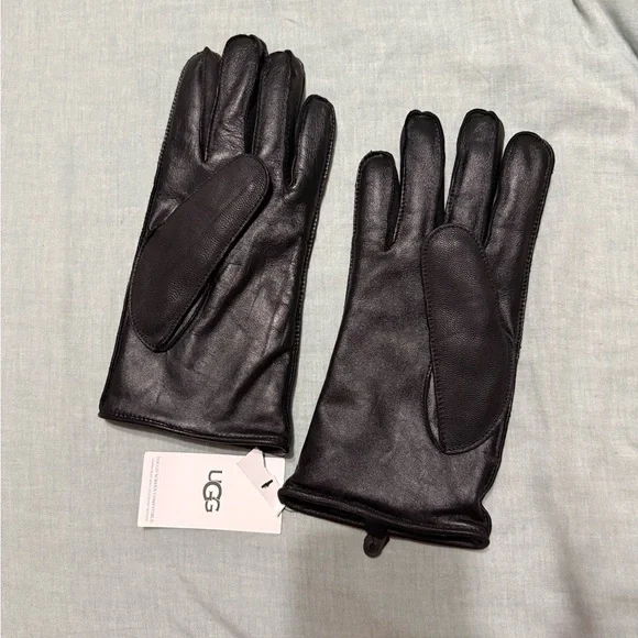UGG Men’s Black Leather Perforated Dress Gloves - Picture 2 of 3